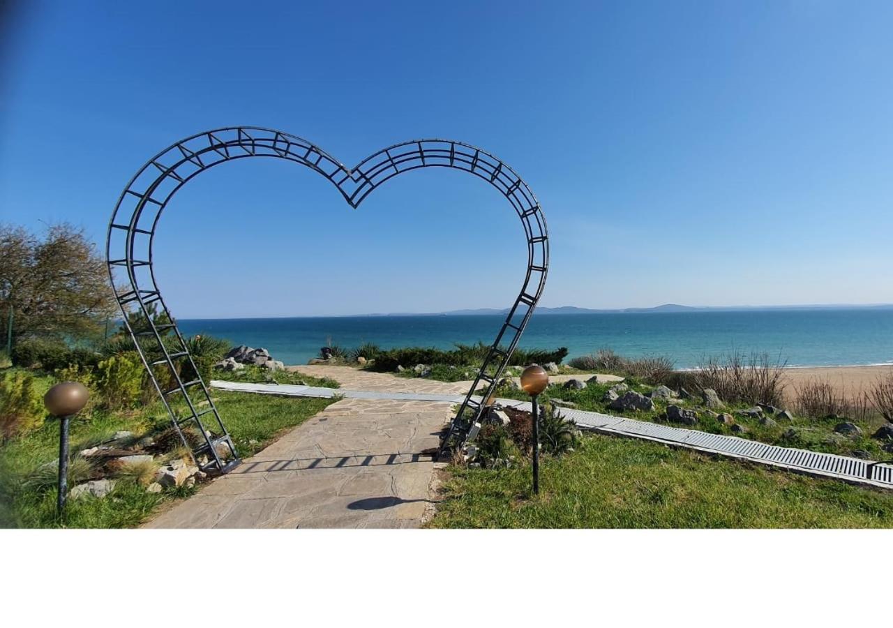 K&K Beach Luxury Burgas Stad Buitenkant foto