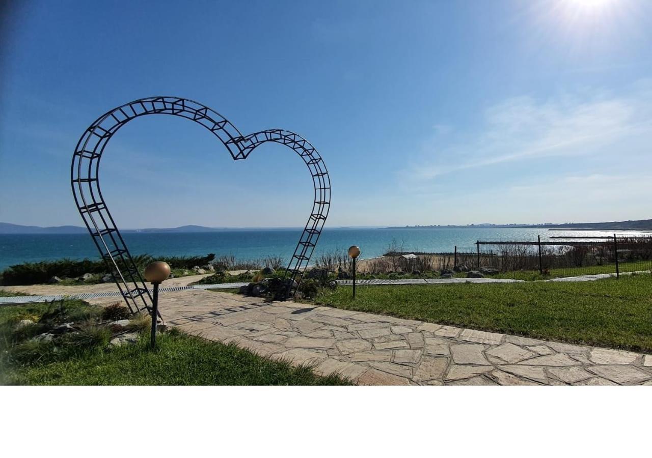 K&K Beach Luxury Burgas Stad Buitenkant foto